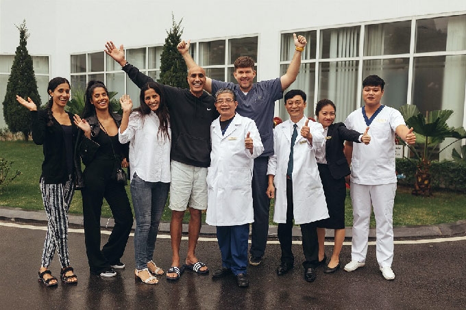 Đi bơi sau 1 tuần phẫu thuật nhờ “bảo bối” chữa ung thư đại trực tràng lần đầu tiên có tại Việt Nam