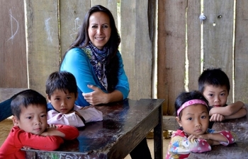 Người phụ nữ Pháp nặng lòng với trẻ em Việt