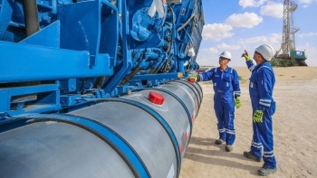UAE đẩy nhanh kế hoạch tăng năng lực sản xuất dầu