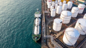 Xuất khẩu dầu thô của Iran giảm mạnh
