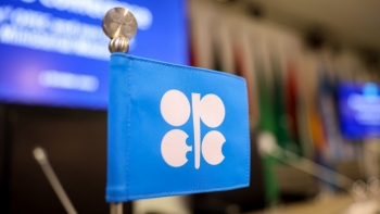 IEA cảnh báo nguy cơ suy thoái toàn cầu do OPEC+ cắt giảm sản lượng