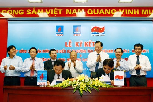 Lễ ký 2 hợp đồng Dự án đường ống Nam Côn Sơn 2