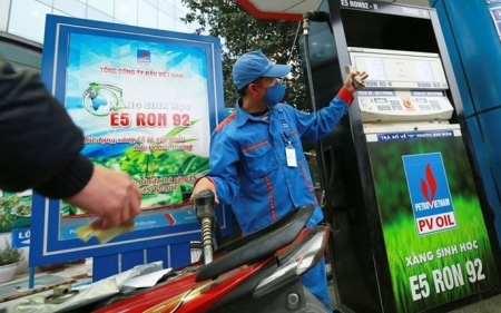 Giá xăng dầu tăng gần 1.000 đồng/lít