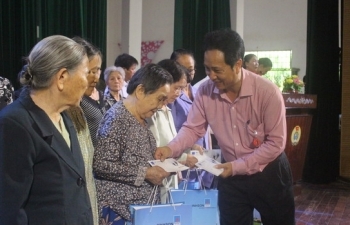 BSR trao quà cho gia đình chính sách thuộc địa bàn TP Quảng Ngãi