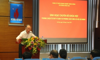 Sinh hoạt chuyên đề "Phong cách tư duy vì dân và phong cách ứng xử Hồ Chí Minh"