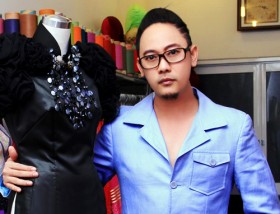 Nhà thiết kế Võ Việt Chung: Từ áo dài đến… hoa hậu