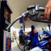 Giảm thuế môi trường kéo giá xăng dầu giảm hơn 1.000 đồng/lít