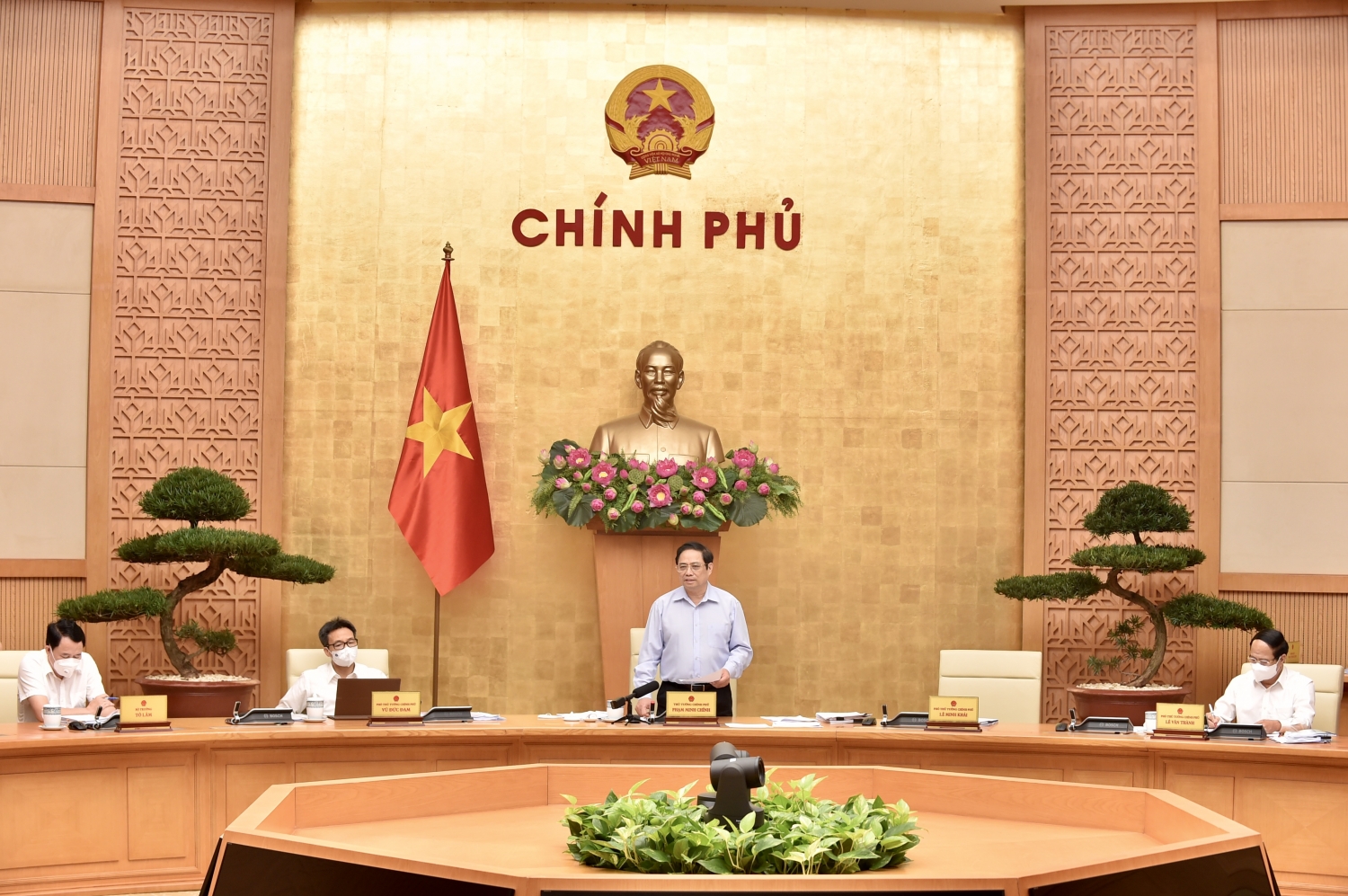 Thủ tướng Phạm Minh Chính chủ trì phiên họp Chính phủ chuyên đề về pháp luật