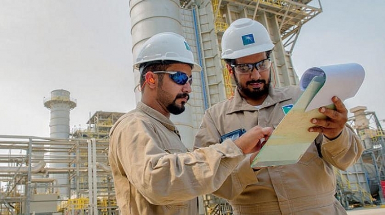 Ả Rập Xê-út giảm giá dầu xuống mức thấp nhất trong 10 tháng