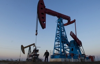 Giá xăng dầu hôm nay 17/4/2022: Áp lực thiếu cung đẩy giá dầu tăng vọt