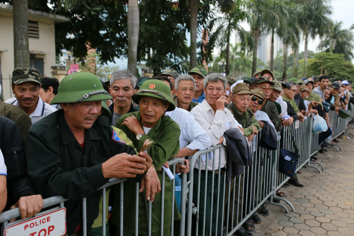 Vé chợ đen trận Việt Nam - UAE tăng gấp 3 lần