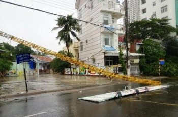 Thiệt hại do bão số 12: 2 người chết, hàng chục nhà dân bị hư hỏng, tốc mái