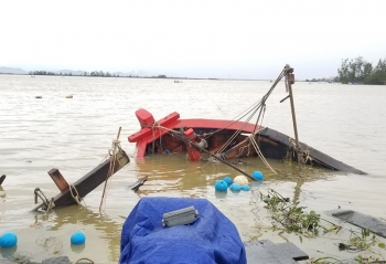 Những hình ảnh ban đầu tại Thừa Thiên Huế sau khi bão số 13 quét qua