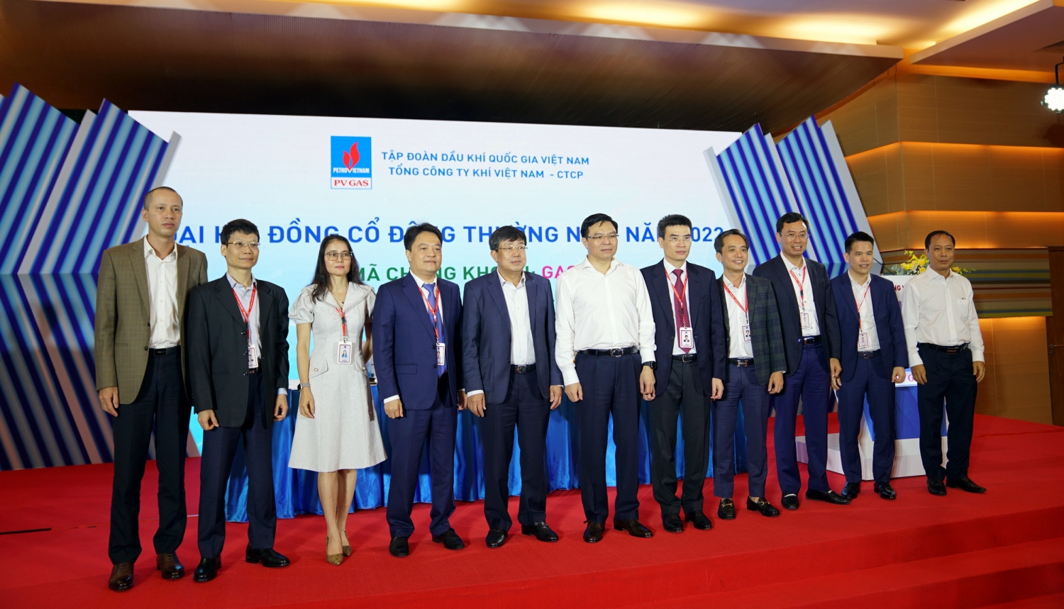 Ban Lãnh đạo Tập đoàn Dầu khí Việt Nam chúc mừng Đại hội đồng cổ đông thường niên PV GAS thành công tốt đẹp
