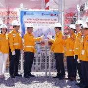 Petrovietnam/PV GAS đón nhận dòng khí đầu tiên từ mỏ Sao Vàng đến đường ống Nam Côn Sơn 2