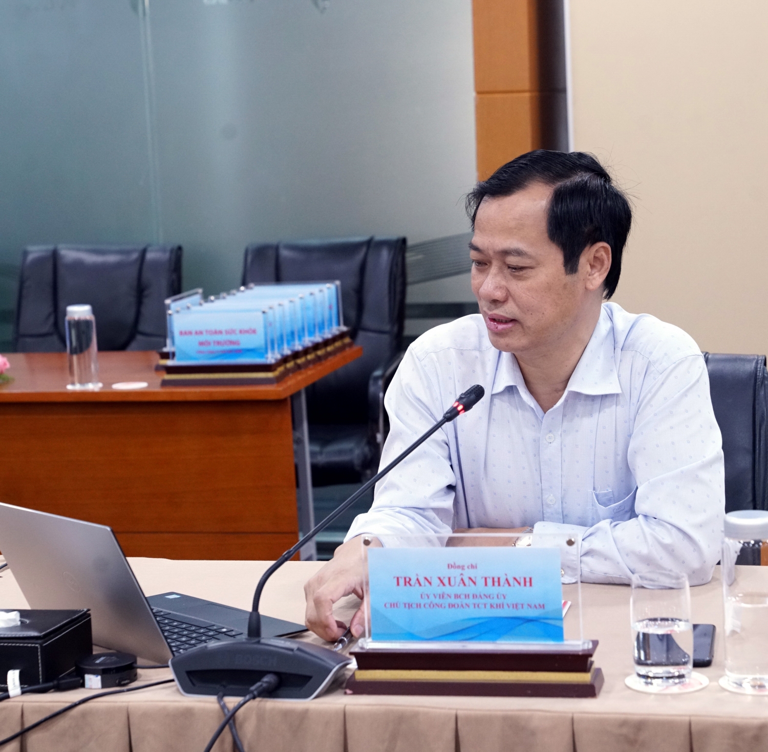 Đồng chí Trần Xuân Thành, Chủ tịch Công đoàn PV GAS phát biểu chỉ đạo Hội nghị