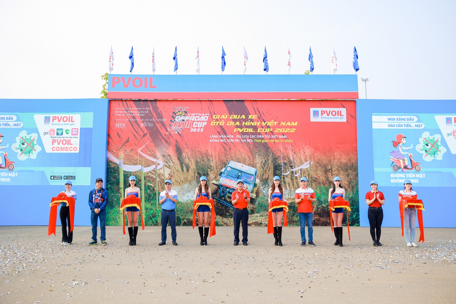 Khai trương trạm cấp phát nhiên liệu PVOIL tại Giải Đua xe Ô tô Địa hình Việt Nam PVOIL Cup 2022