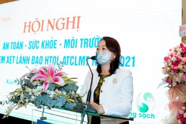 Bà Nguyễn Thị Hồng Hải - Chủ tịch HĐQT Công ty phát biểu chỉ đạo Hội nghị