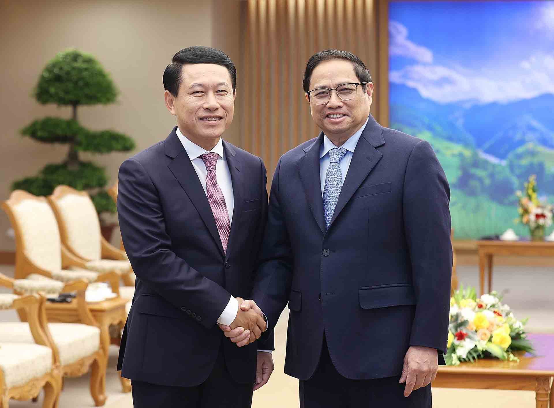 Thủ tướng Phạm Minh Chính tiếp Phó Thủ tướng, Bộ trưởng Ngoại giao Lào Saleumxay Kommasith. (Nguồn: TTXVN)