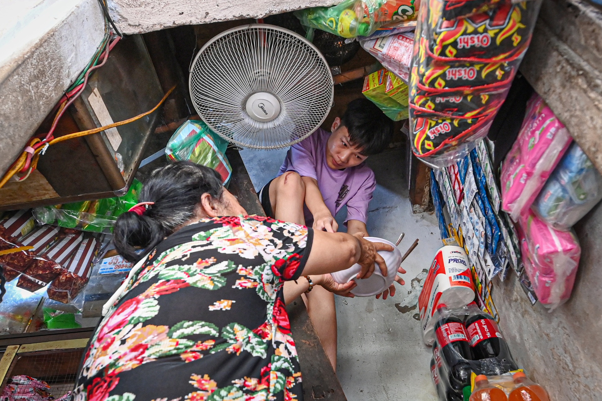 Tết lạc quan trong căn nhà 6m2 ở Hà Nội nơi ba thế hệ sinh sống - 5