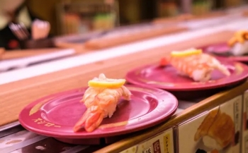 "Khủng bố sushi" gây hoang mang ở Nhật Bản