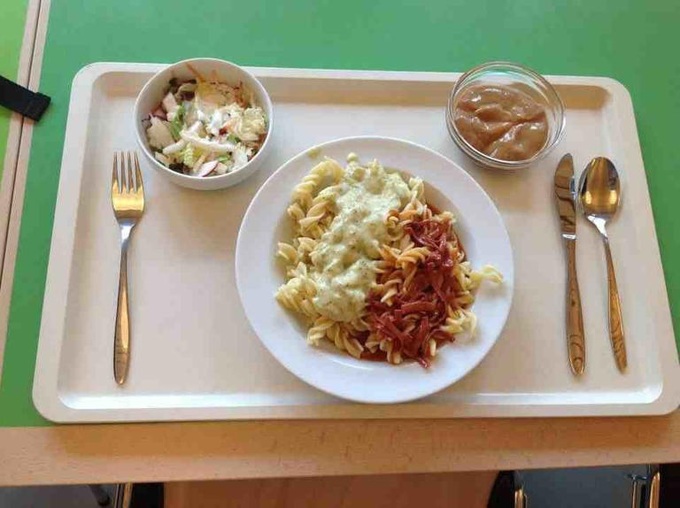 Học sinh bốn phương ăn gì trong bữa trưa ở trường học? - 9