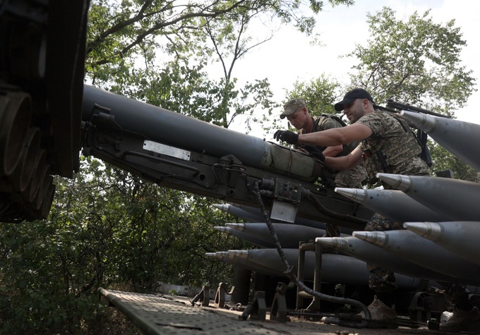 Ukraine nói sẽ quyết định thời điểm kết thúc xung đột - 1