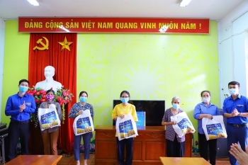 Hà Nội: 200 suất quà từ “Siêu thị mini 0 đồng” đến với những hoàn cảnh khó khăn tại huyện Thạch Thất