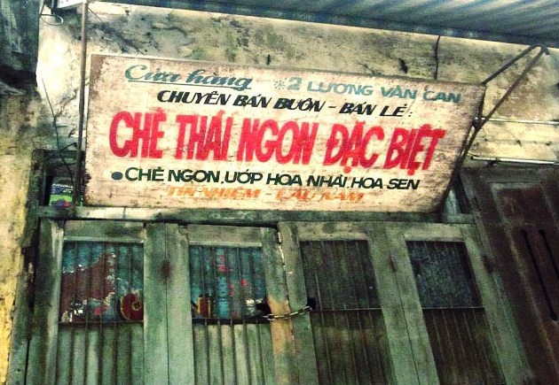 Biển hiệu “một thời” trên phố cổ Hà Nội