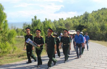 Hội CCB Công ty Mẹ Tập đoàn viếng mộ Đại tướng Võ Nguyên Giáp
