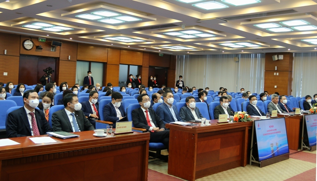 Tổng Giám đốc Petrovietnam Lê Mạnh Hùng đối thoại với người lao động Cơ quan Tập đoàn