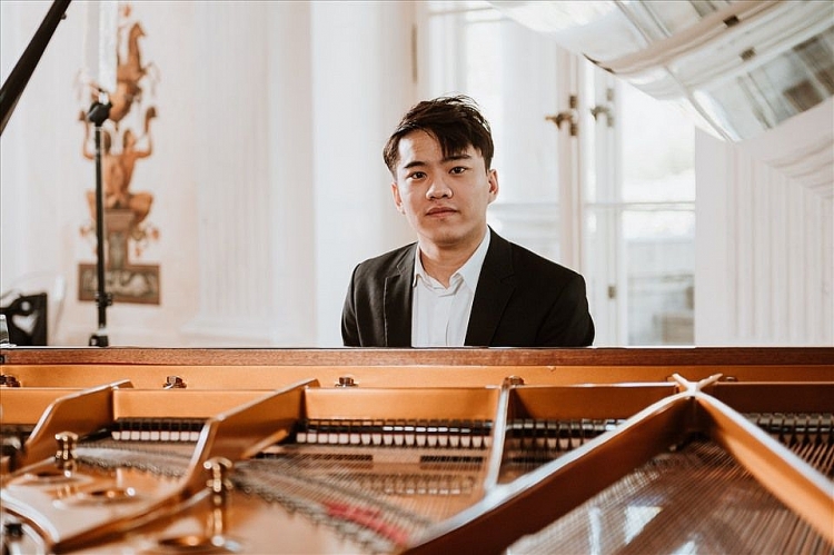 Nguyễn Việt Trung vào chung kết cuộc thi piano quốc tế