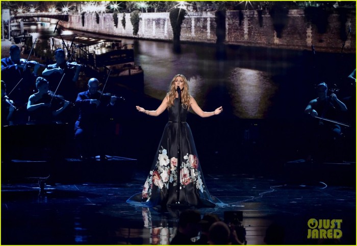 Celine Dion tưởng nhớ nạn nhân khủng bố Pháp