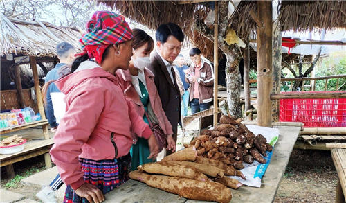 Chợ phiên Chiềng Đi huyện Vân Hồ, Sơn La