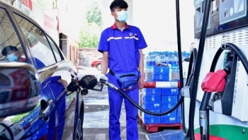 Trung Quốc giảm giá xăng dầu bán lẻ
