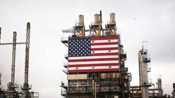 Giá dầu tiếp đà giảm khi dự trữ xăng và dầu thô của Mỹ tăng