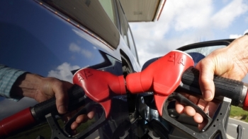Giá xăng dầu tại Pakistan có thể giảm trong 2 tuần tới
