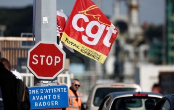 Chính phủ Pháp sẵn sàng can thiệp để dỡ bỏ phong tỏa nhà máy lọc dầu