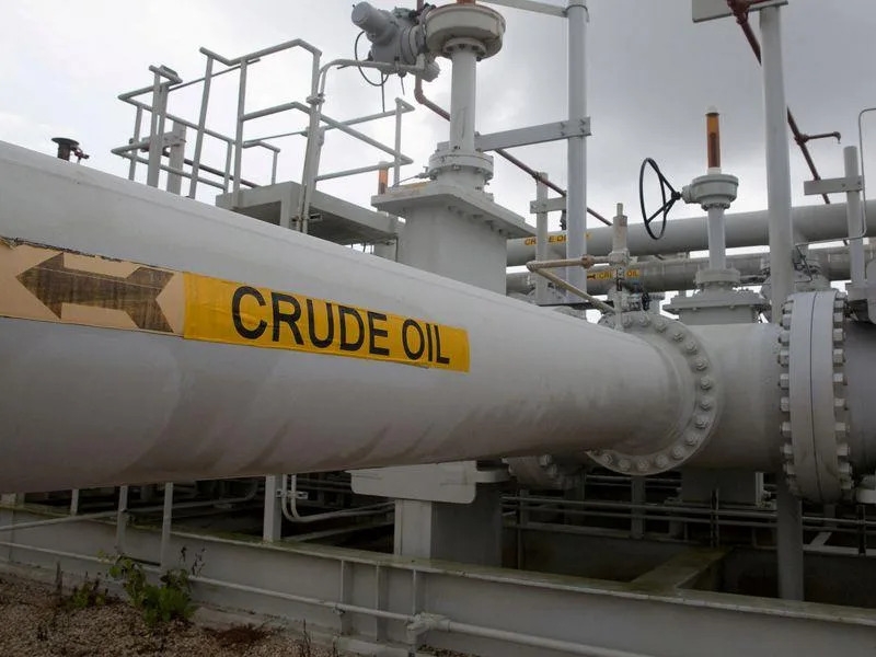 Giá dầu thô giảm mạnh do áp lực chốt lời và đồng USD phục hồi