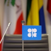 OPEC+ giữ nguyên sản lượng, EU đồng thuận áp giá trần dầu Nga