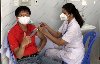 BIENDONG POC triển khai tiêm vắc-xin cho người lao động trên giàn Hải Thạch – Mộc Tinh