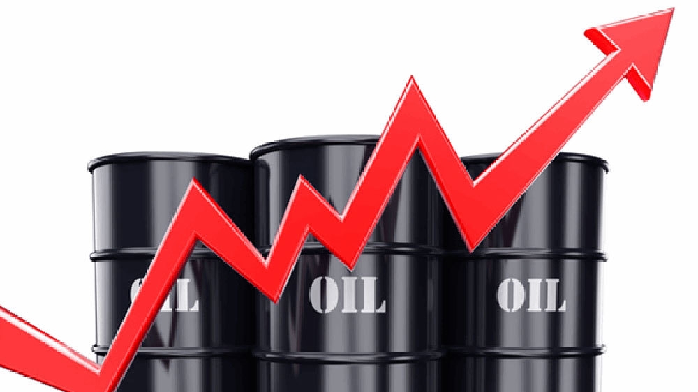 Giá xăng dầu hôm nay 8/4/2022: EU chơi 'rắn