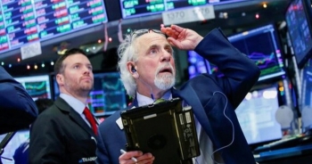 Dow Jones tăng 800 điểm, chứng khoán Mỹ đã thoát đáy?
