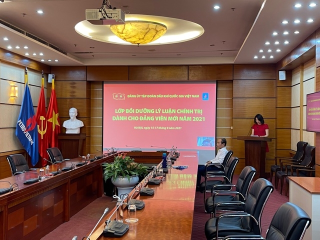 Bồi dưỡng lý luận chính trị dành cho Đảng viên mới trong toàn Đảng bộ Tập đoàn Dầu khí Quốc gia Việt Nam