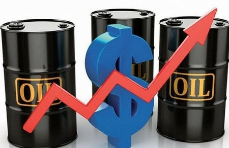 Giá dầu tăng vọt, Brent lên mức 86,00 USD/thùng
