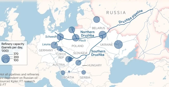 Ukraine tạm ngừng chuyển dầu Nga sang châu Âu nghi vì tên lửa của Moscow - 2