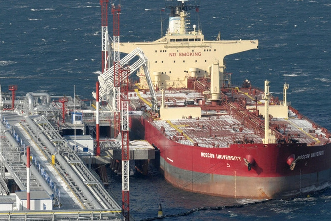 Tàu chở dầu cũ hái ra tiền nhờ lệnh trừng phạt dầu Nga - 1