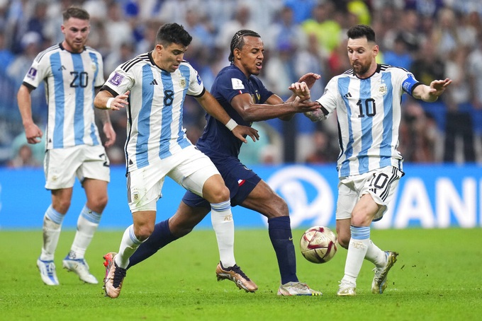 Trọng tài thừa nhận mắc sai lầm khiến Pháp bất lợi trước Argentina