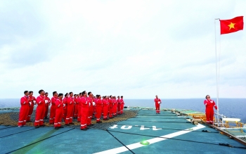 Ca khúc đặc sắc văn hóa Dầu khí: Biển Đông tung bay quốc kỳ