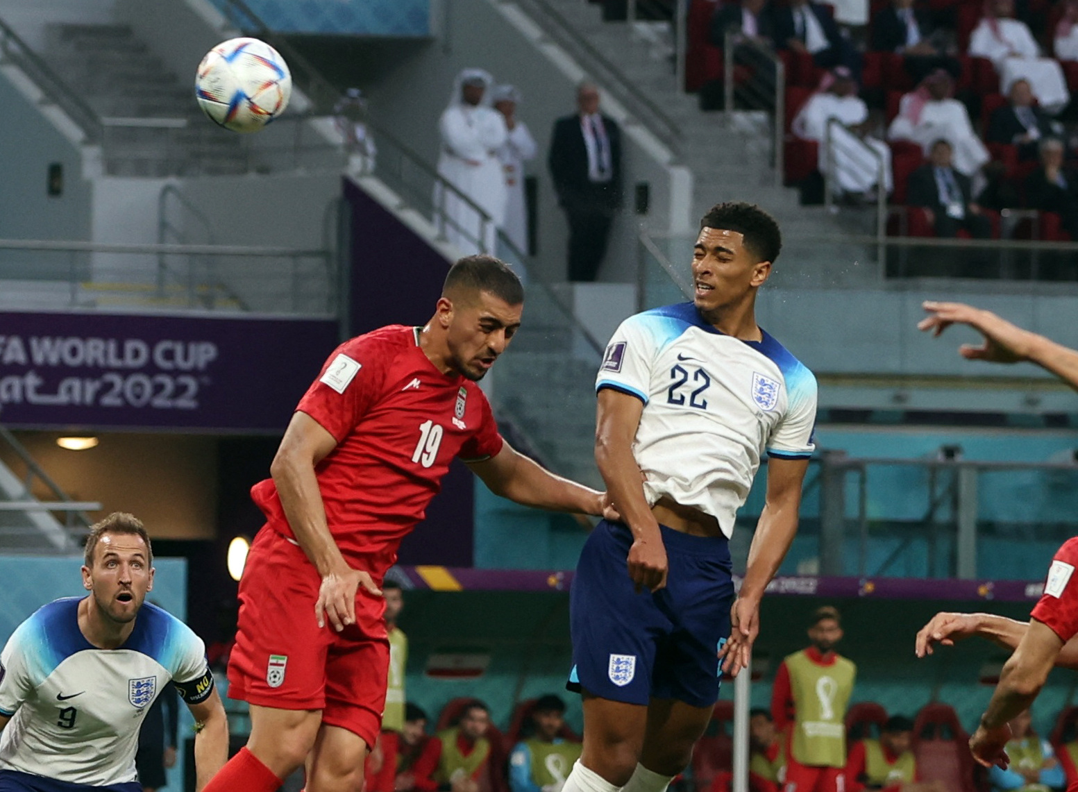 Nã 6 bàn vào lưới Iran, tuyển Anh có chiến thắng tưng bừng trong trận ra quân